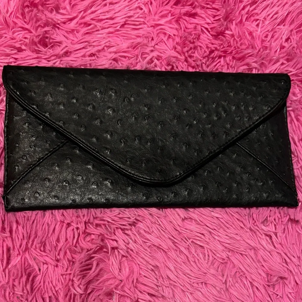 Timeless Envelope Clutch - Picture 2 of 9